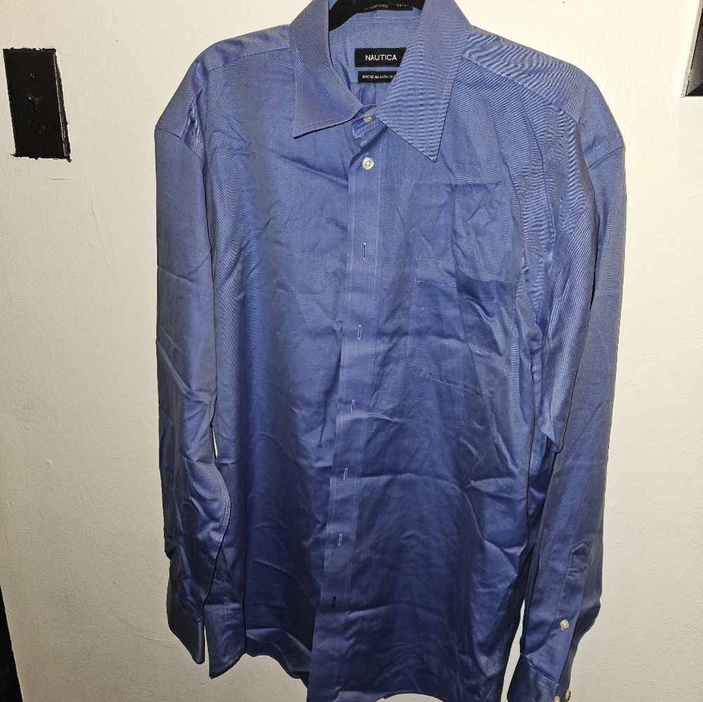 NAUTICA BUTTON UP SHIRT